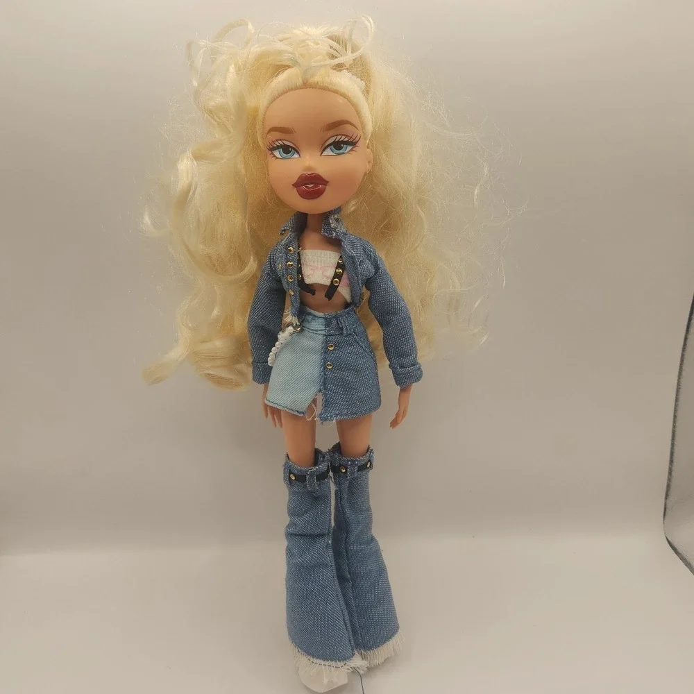 Alwayz Bratz Cloe Denim Fashion Doll